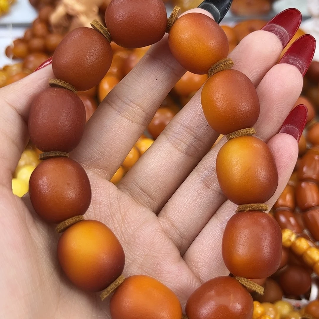 琥珀颈饰未镶嵌蜜蜡