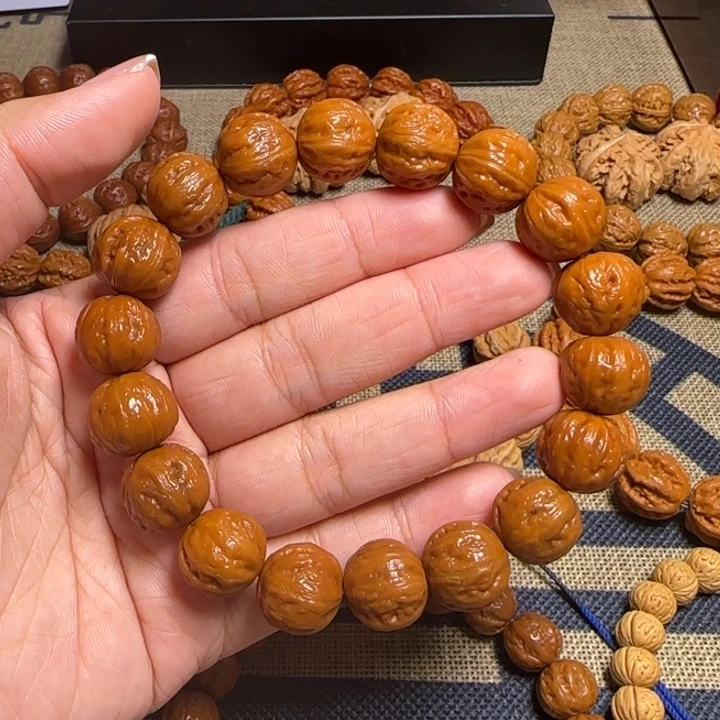 文玩核桃吊坠青龙珠
