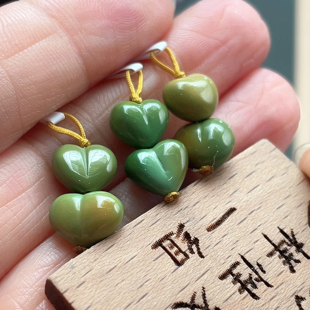 未镶嵌绿松石颈饰