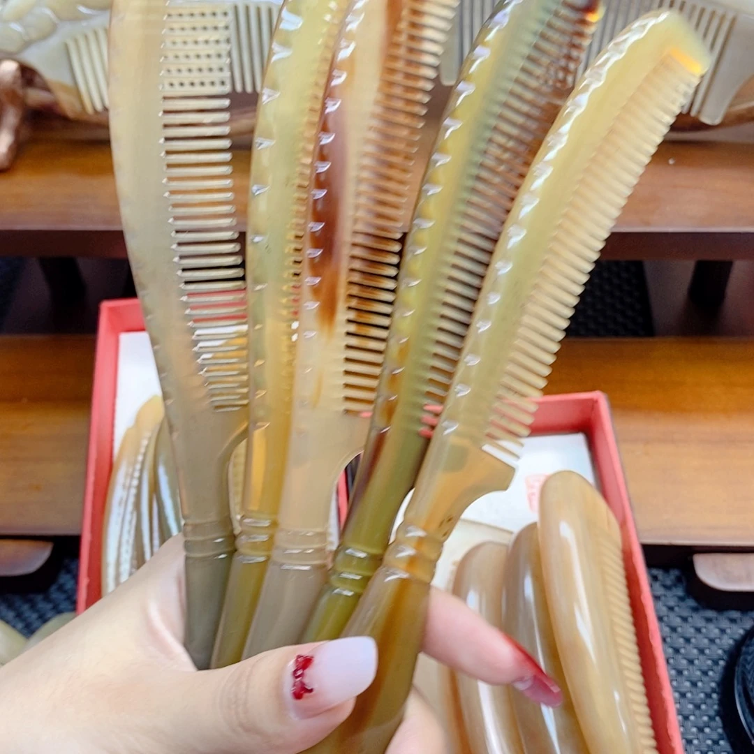 纯手工制作纯牛角梳子