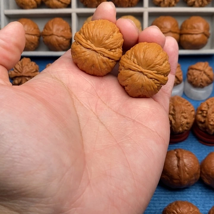 迪***曼文玩核桃把件南瓜元宝