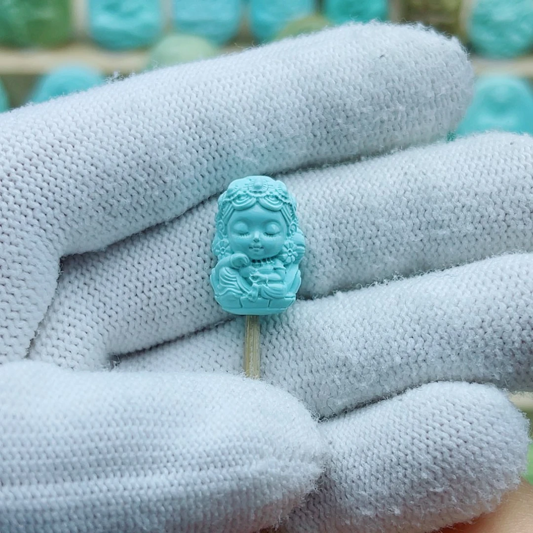 绿松石未镶嵌珠宝奇石