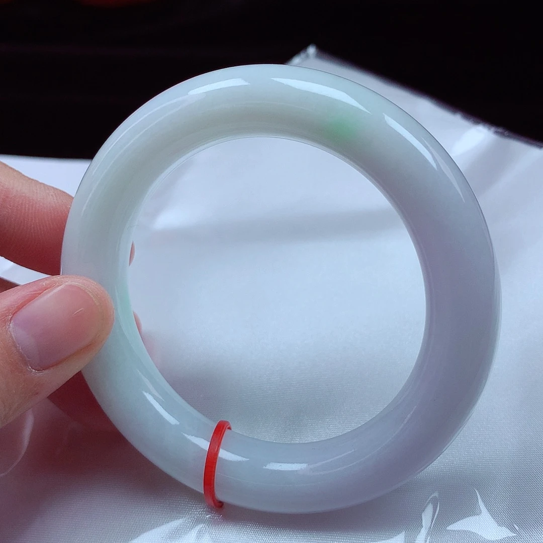 翡翠手镯（圆镯）未镶嵌55圈