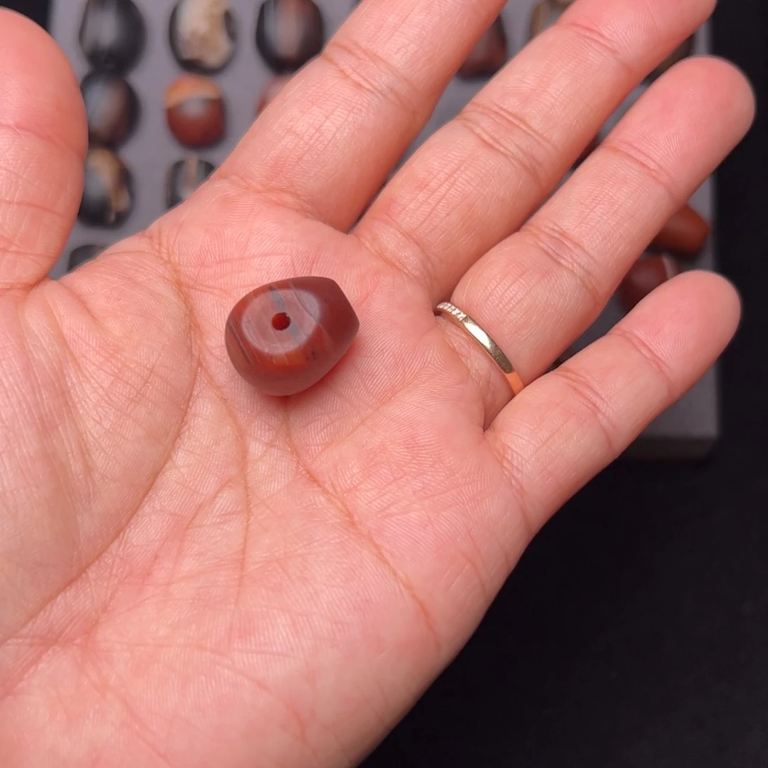 芯***的玛瑙/玉髓未镶嵌配饰