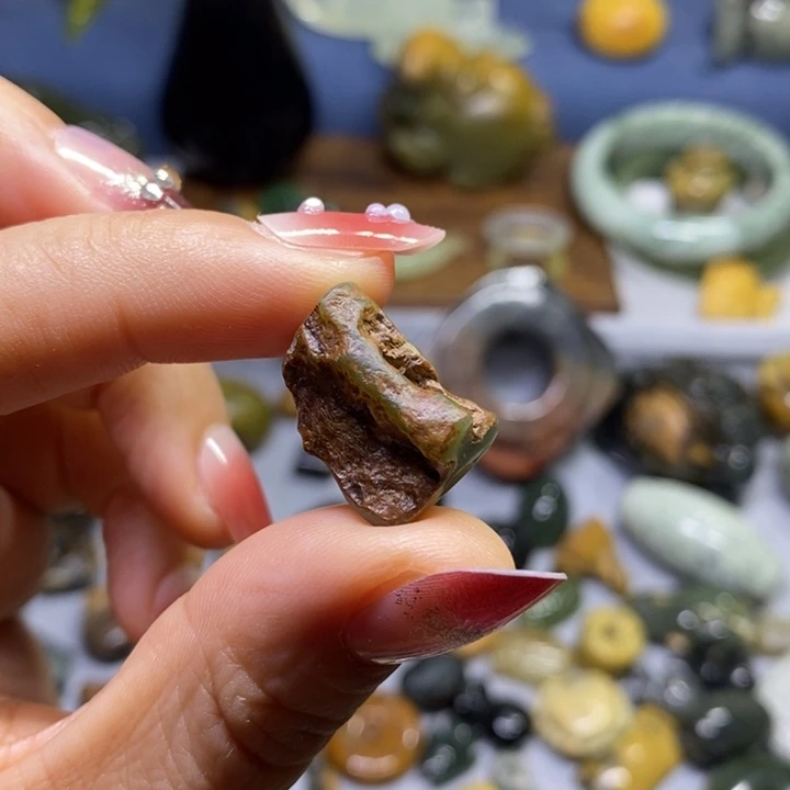 岫岩河磨玉（透闪石质玉）未镶嵌挂件