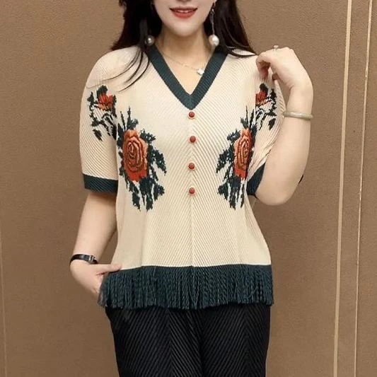 百搭女装大码打底衫时尚常规宽松薄款中老年女装鱼鳞褶皱V领