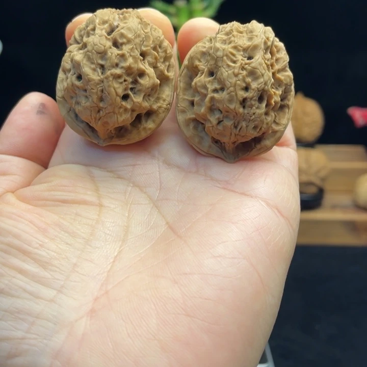 文玩核桃把件云南铁核桃33