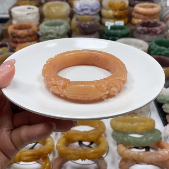 石英质玉手镯未镶嵌