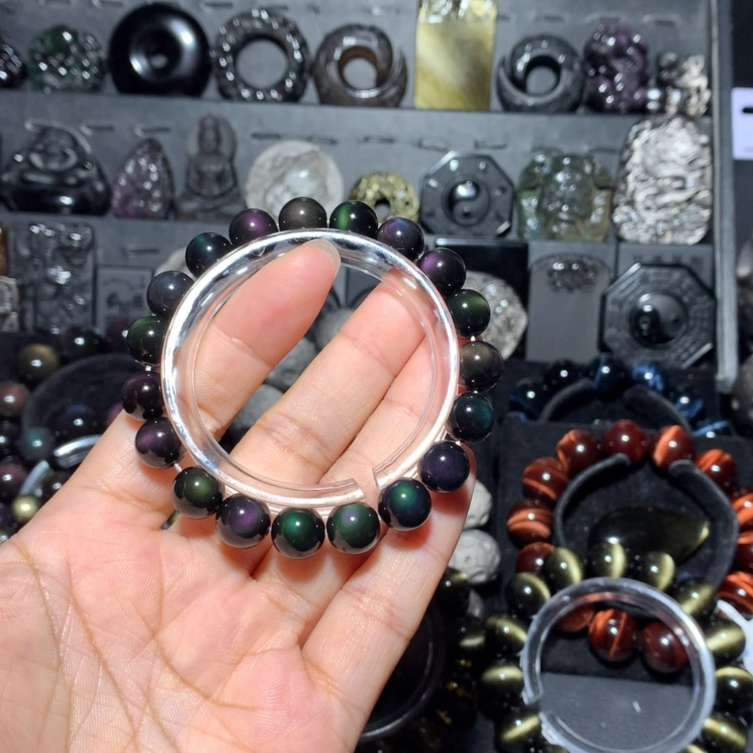 钟***潆未镶嵌黑曜岩珠宝奇石