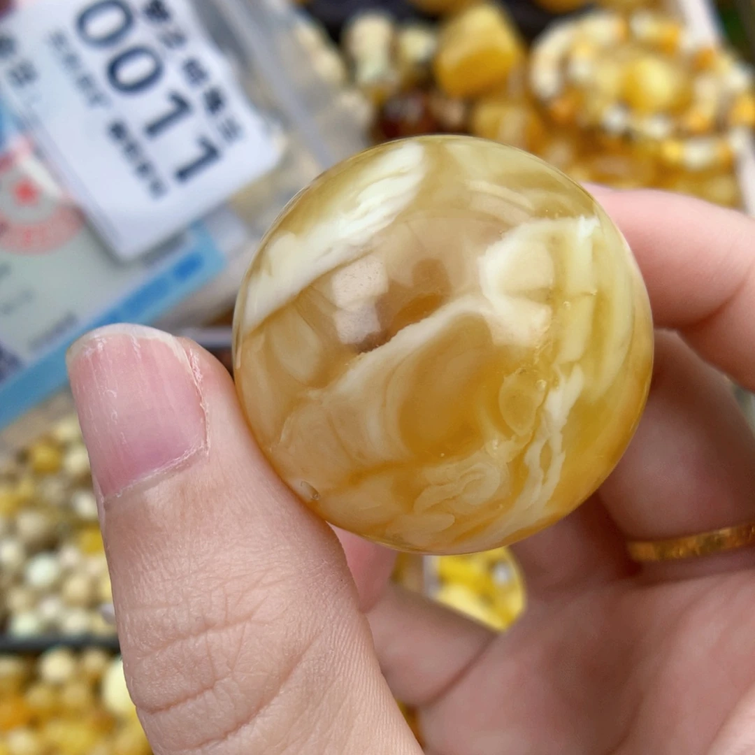 未镶嵌琥珀裸石34.6