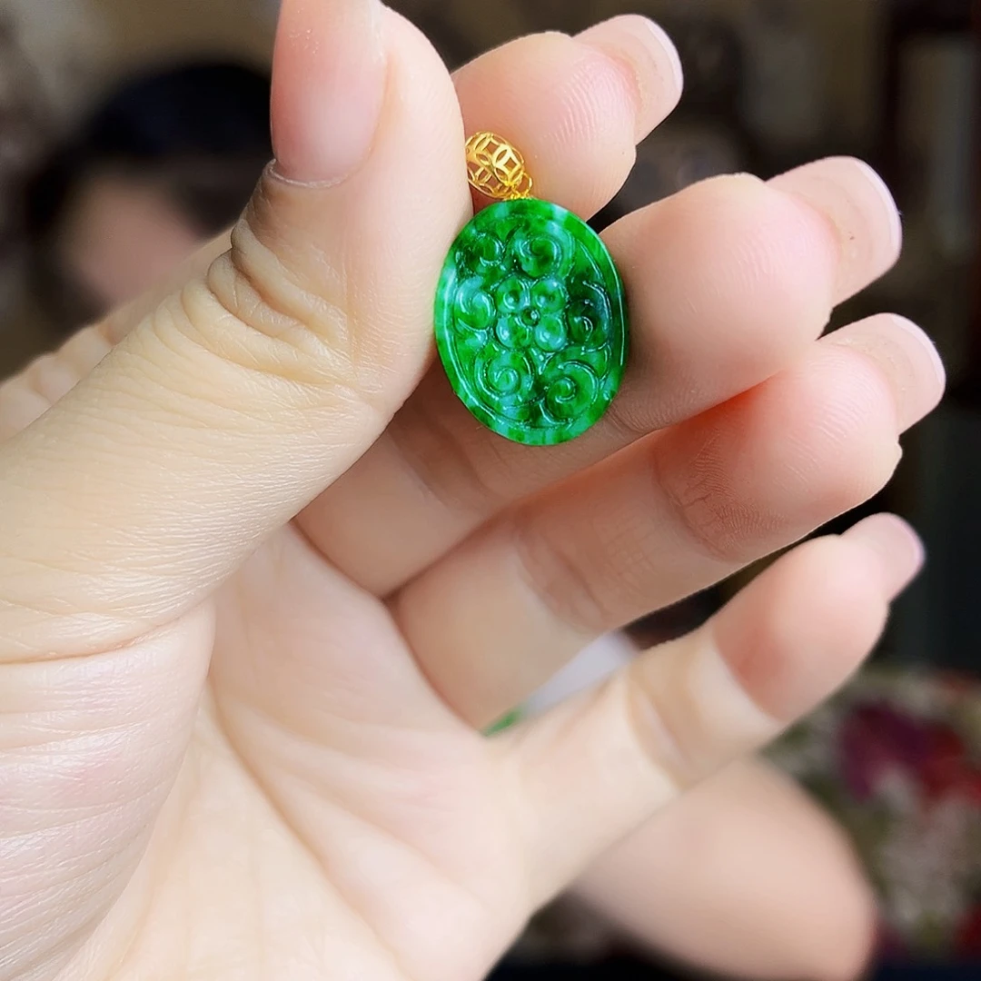 翡翠18K金镶嵌颈饰多样性