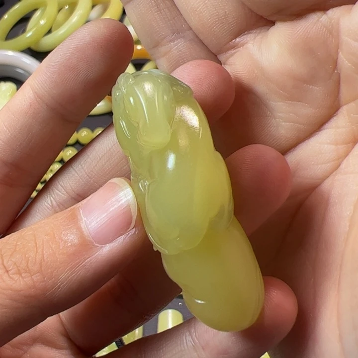 和田玉（黄玉）未镶嵌颈饰