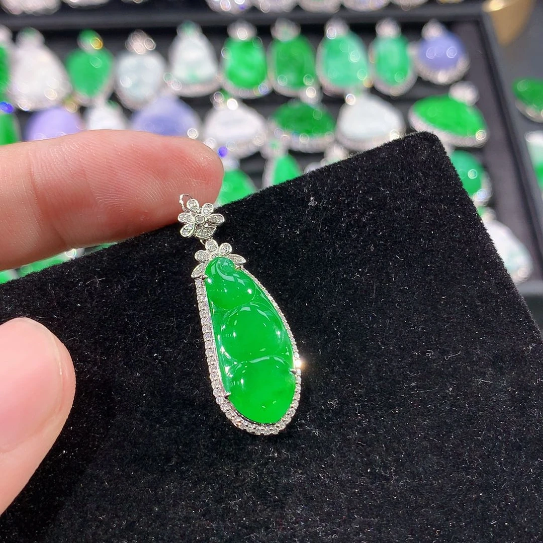 翡翠18K金镶嵌颈饰