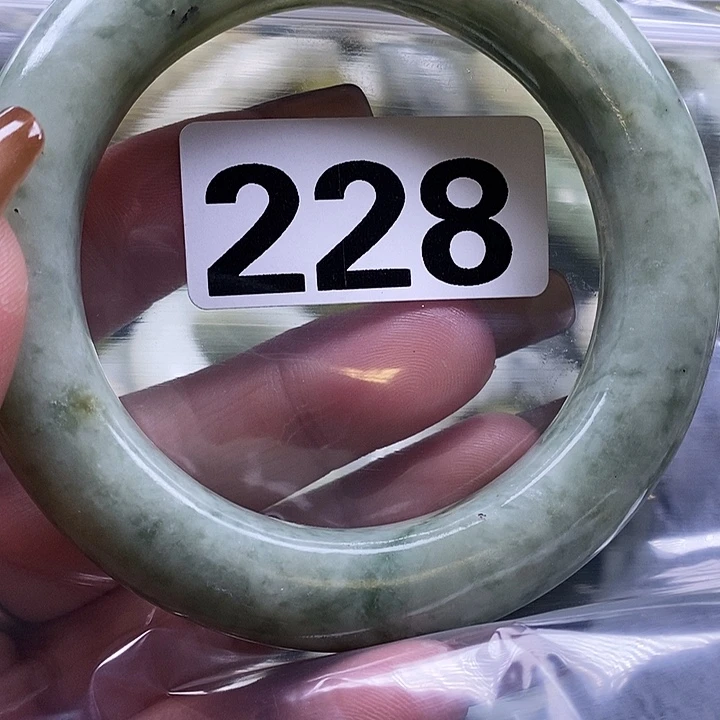 水****蛇纹石玉未镶嵌手镯