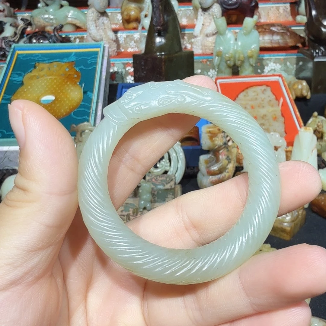 和田玉（糖玉）未镶嵌把件