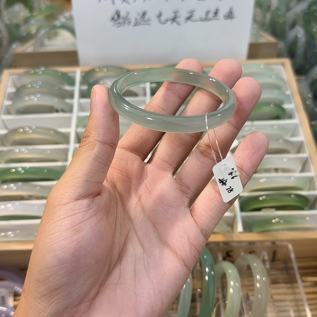 玛瑙/玉髓未镶嵌手镯圈口56.6