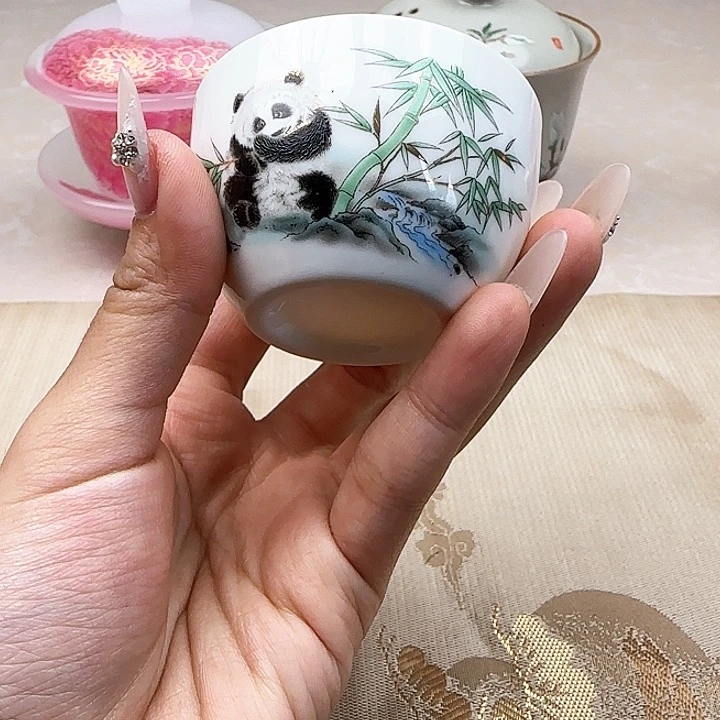 羊脂玉熊猫小客杯
