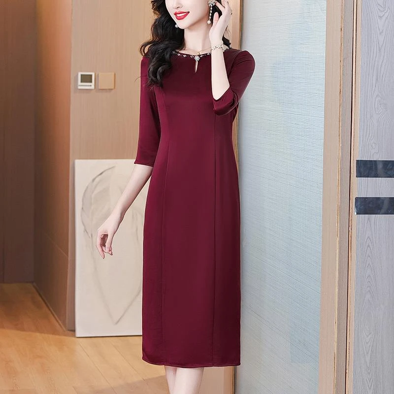 高级感气质镶钻连衣裙女2025夏季新款修身收腰显瘦夏装A字中长裙