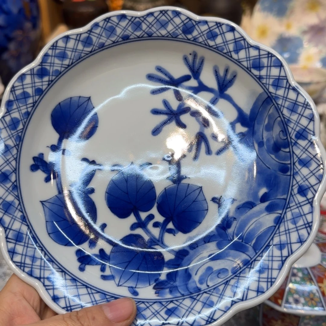 咖啡杯里有咖啡和咖啡等