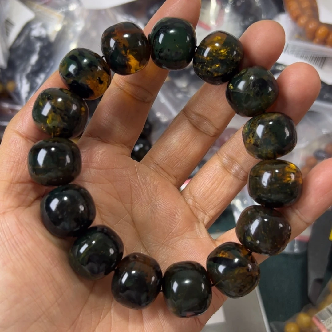 未镶嵌琥珀珠宝奇石258