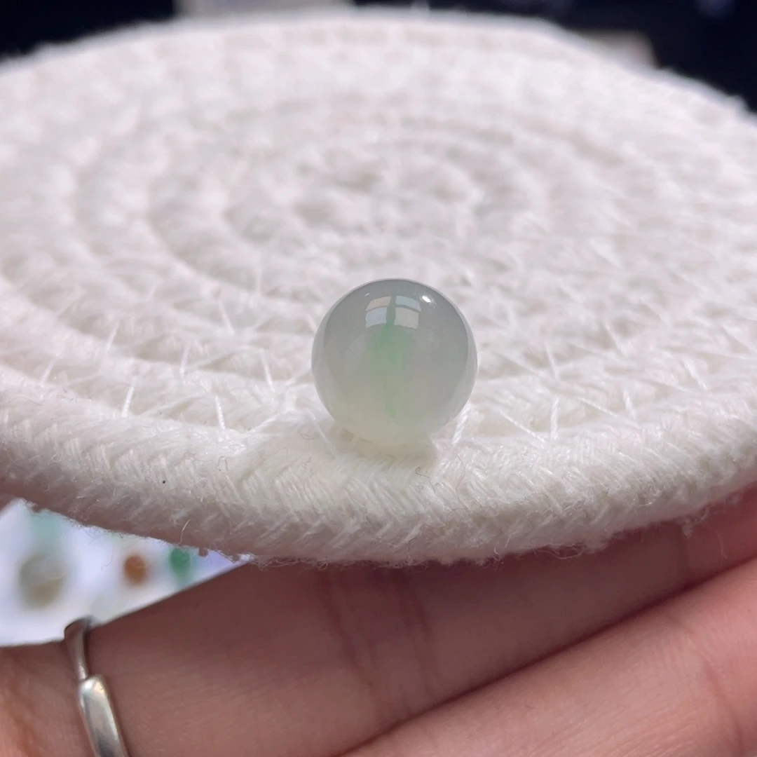 未镶嵌定制翡翠特色飘金丝绿圆珠卡11.9mm
