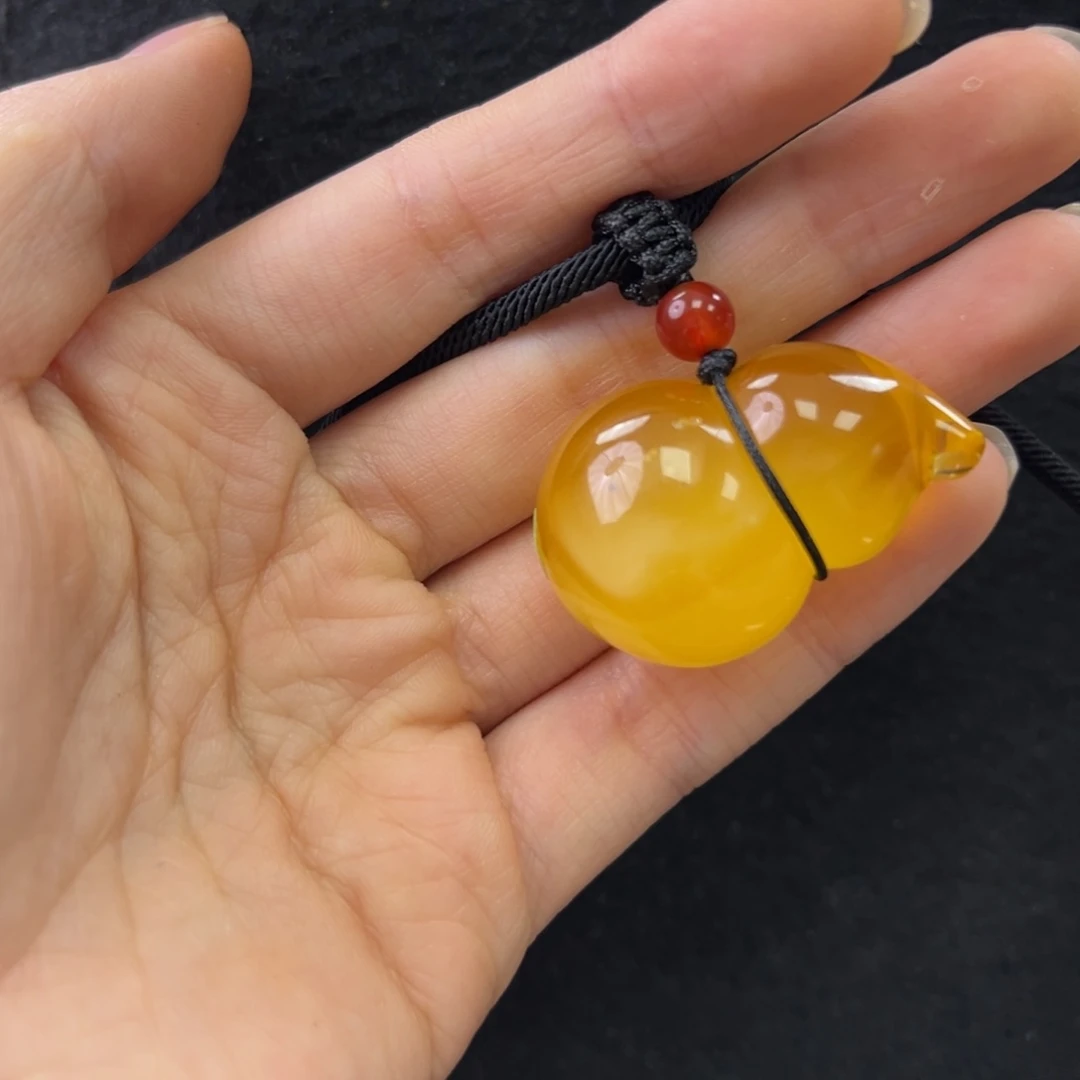 未镶嵌琥珀珠宝奇石