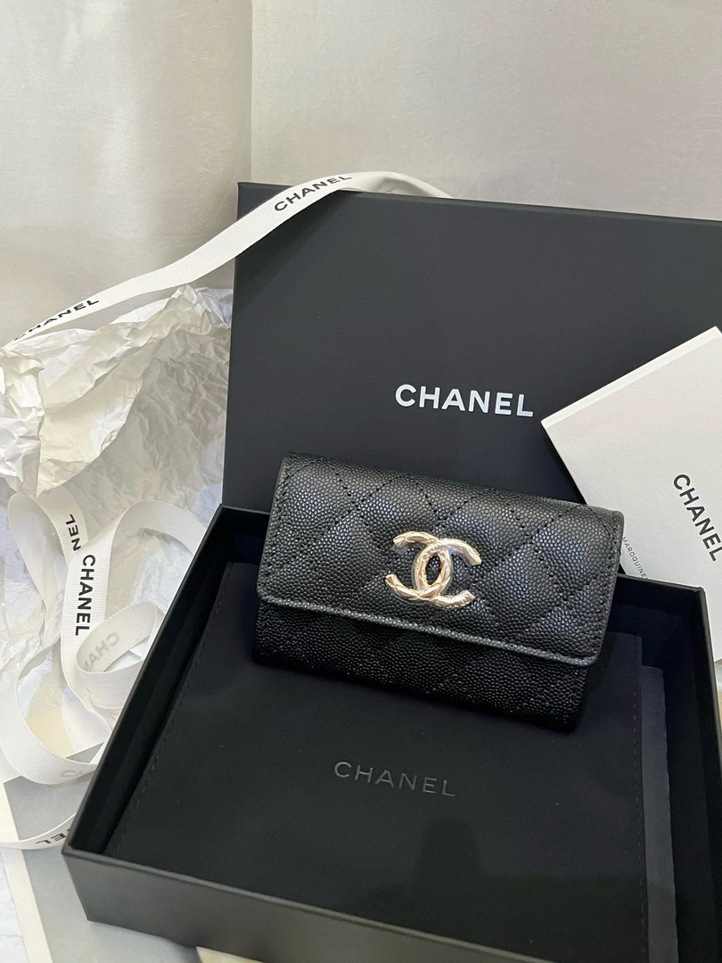 全新未使用 Chanel/香奈儿  chanel24s黑金浮雕卡包