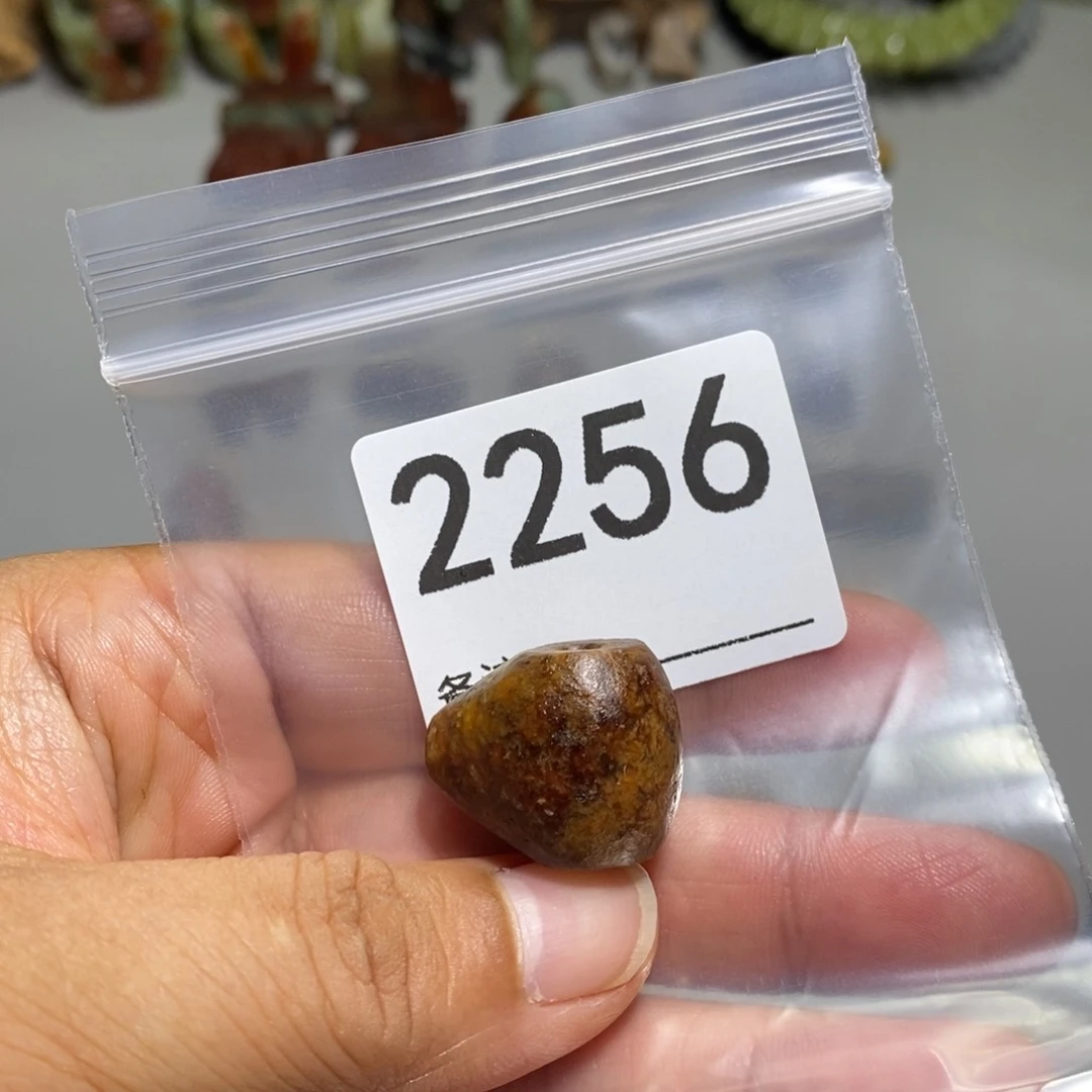 颈饰未镶嵌透闪石质玉?****?
