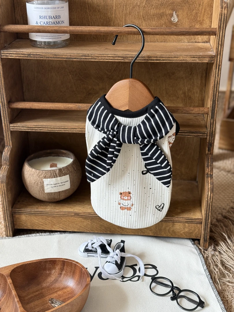 英伦风~早秋新款可爱蝴蝶领结舒适棉宠物衣服