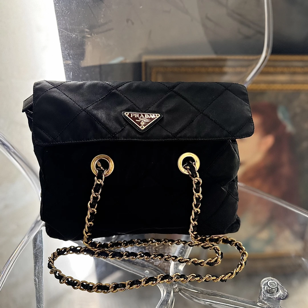 95新 Prada/普拉达 复燃精选/黑金尼龙降落伞25（后改色）