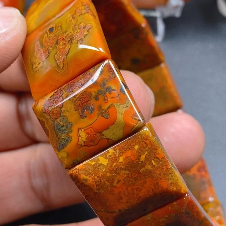 玛瑙/玉髓颈饰未镶嵌徐****司