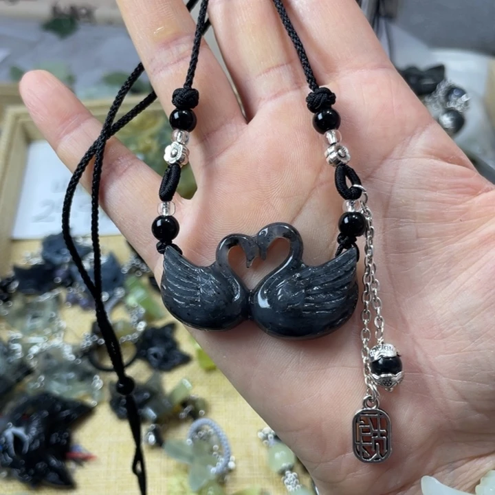 蛇纹石玉合金颈饰