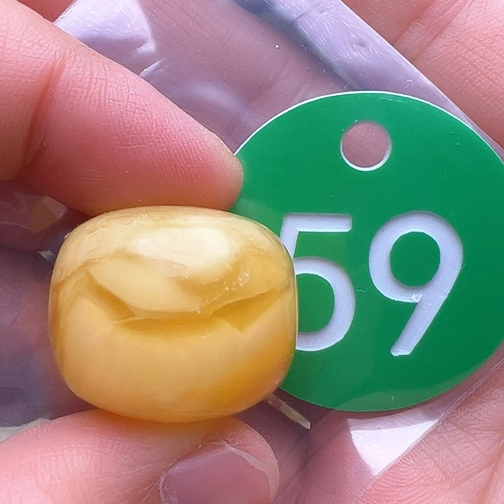 蜜蜡裸石未镶嵌༄****瑕疵23.3m m