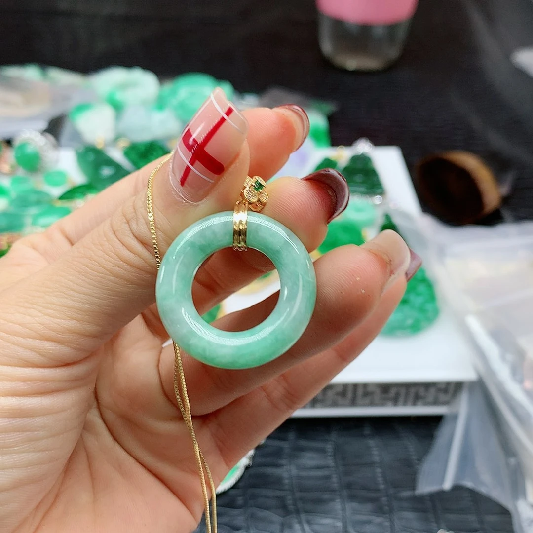 【闪购商品】翡翠吊坠(赠链)未镶嵌