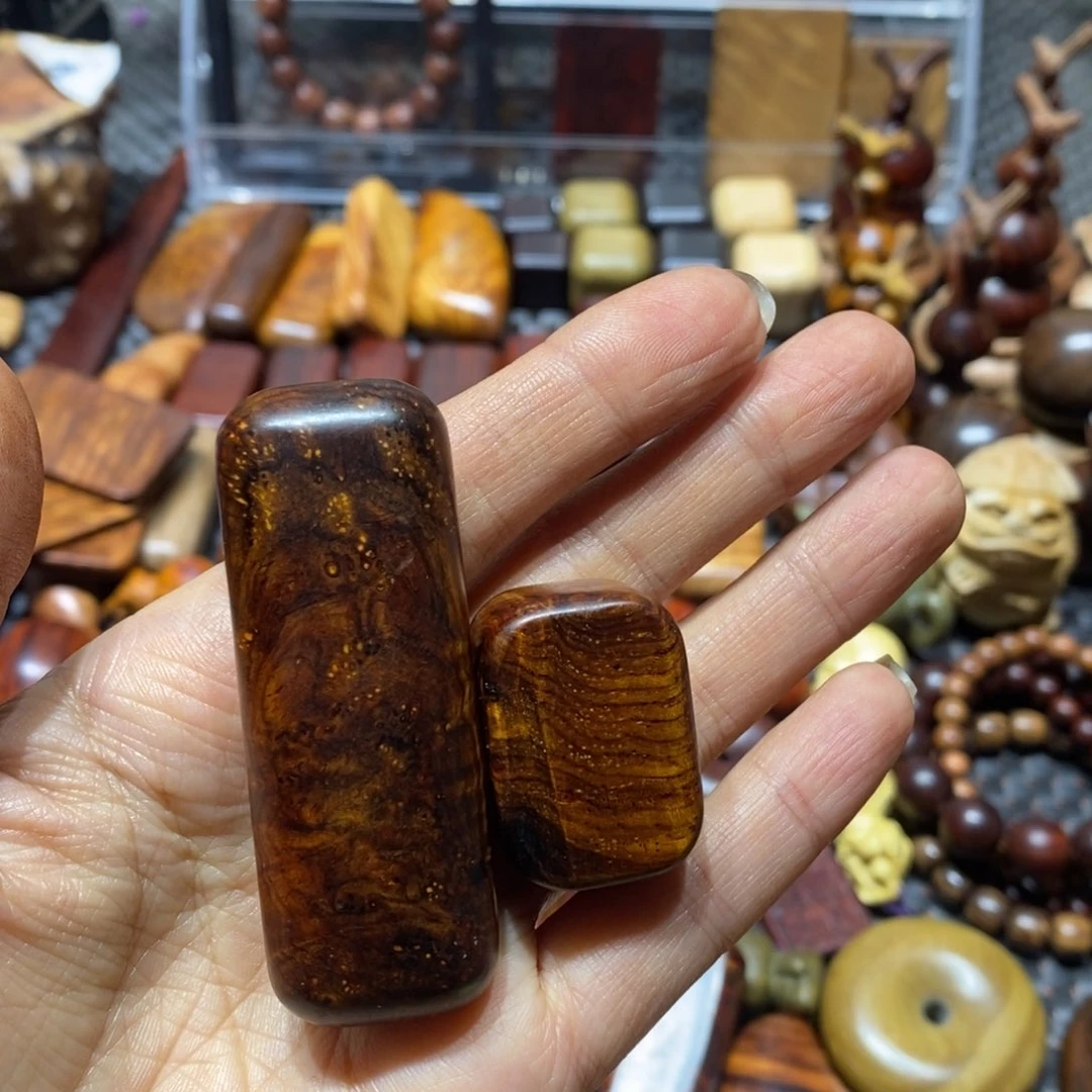 微凹黄檀（南美大红酸枝）小*?