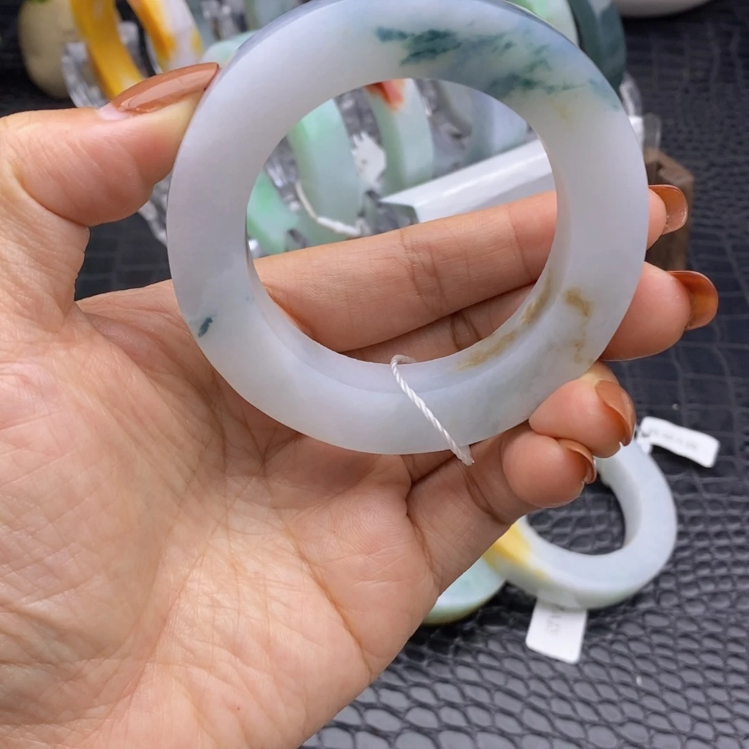 定制翡翠未镶嵌翡翠手镯