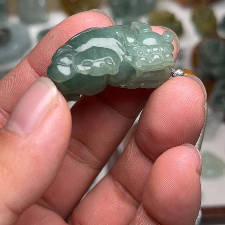 颈饰未镶嵌翡翠霸王貔貅