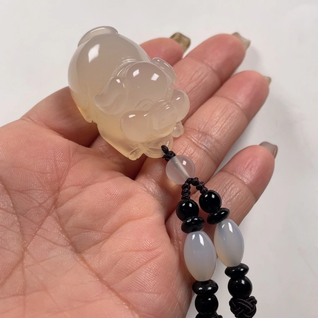 顺***然玛瑙/玉髓未镶嵌颈饰