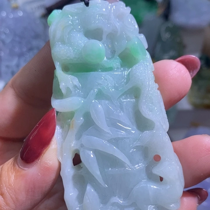 【闪购商品】翡翠未镶嵌颈饰节
