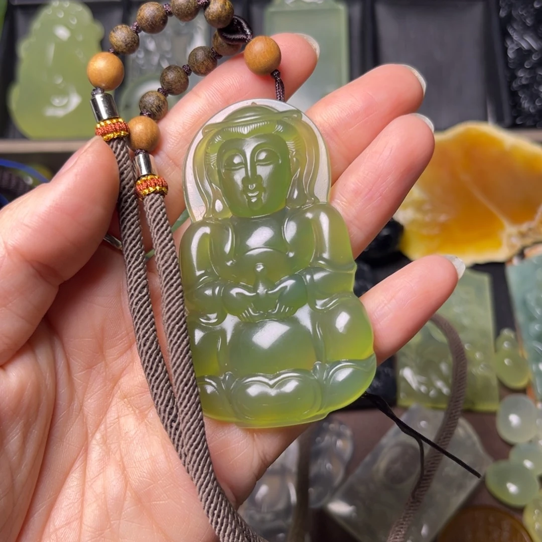 董***。蛇纹石玉未镶嵌吊坠(不含链)