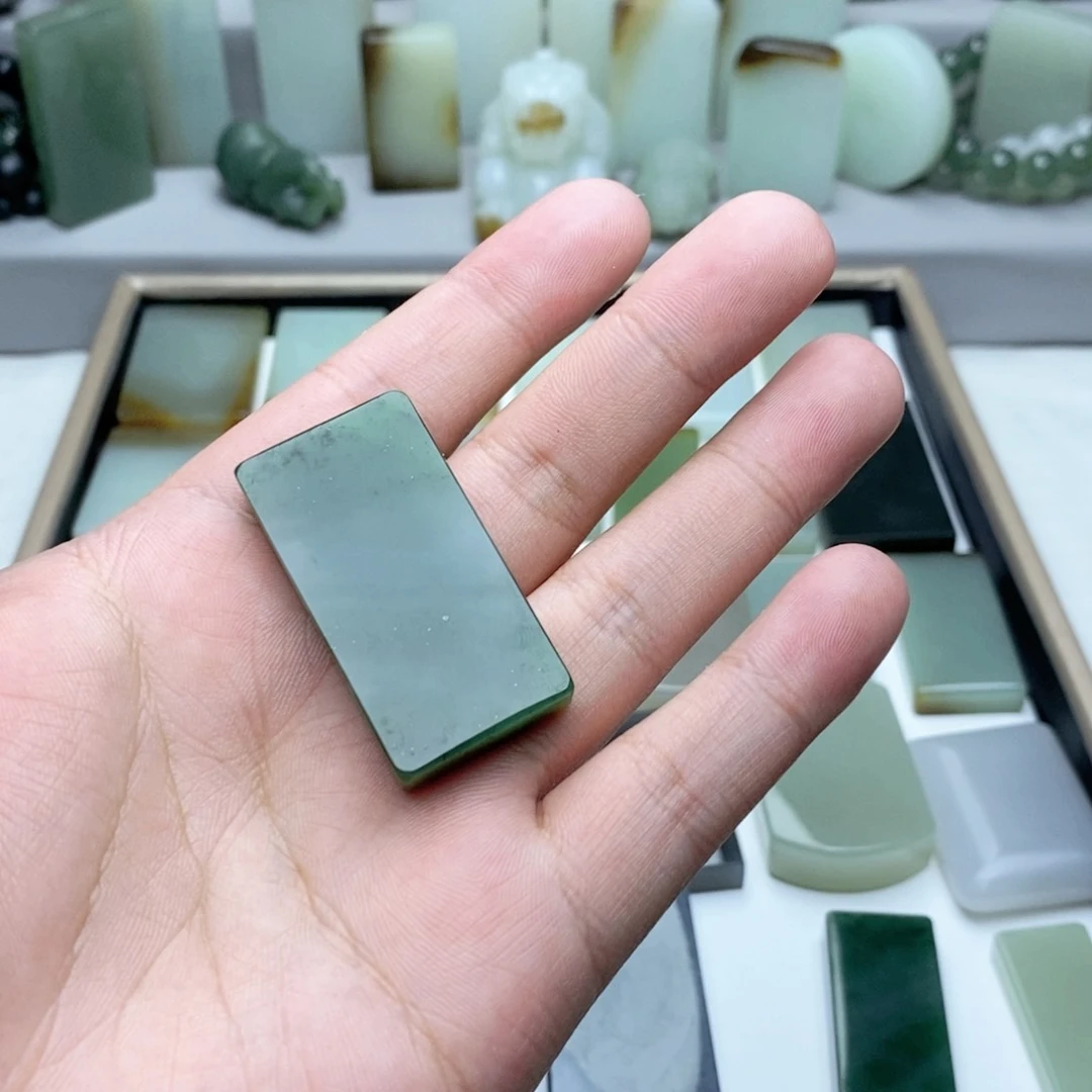 和田玉颈饰未镶嵌菁*?