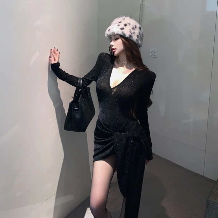 美式辣妹套装气质修身v领长袖连体T恤女冬季绑带包臀半身裙两件套