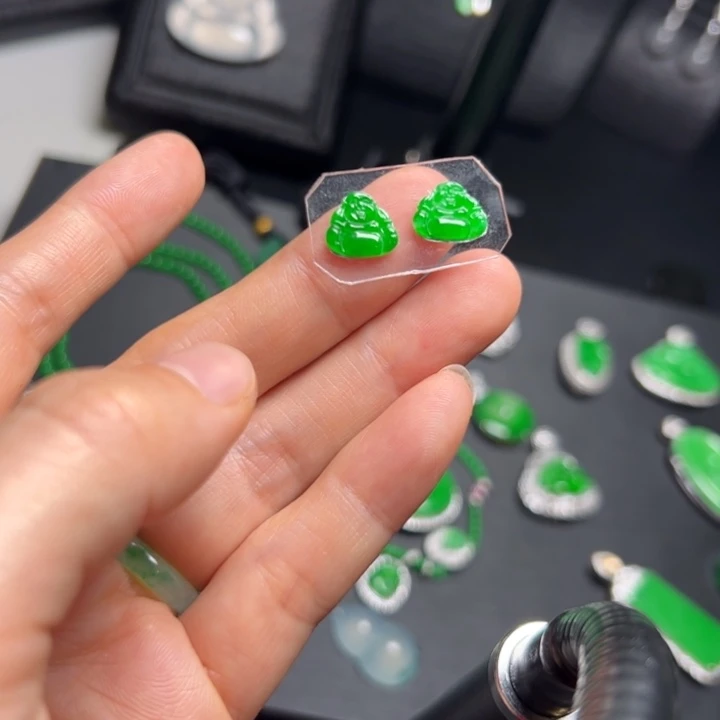 翡翠颈饰未镶嵌天然缅甸翡翠吊坠