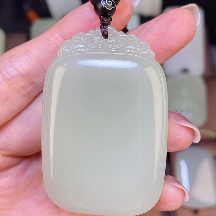 【闪购商品】颈饰未镶嵌和田玉