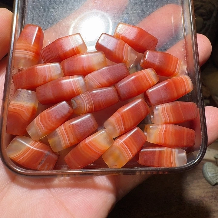 杭***萝玛瑙/玉髓颈饰合金