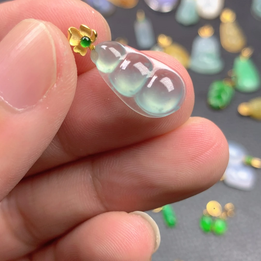 【闪购商品】颈饰18K金镶嵌翡翠翡翠