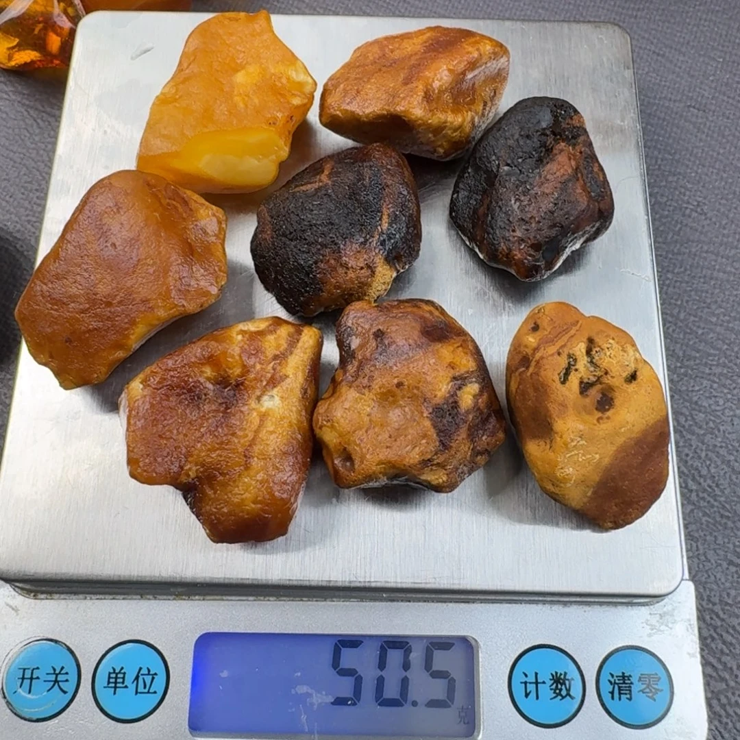 椰****定制琥珀未镶嵌50.5克