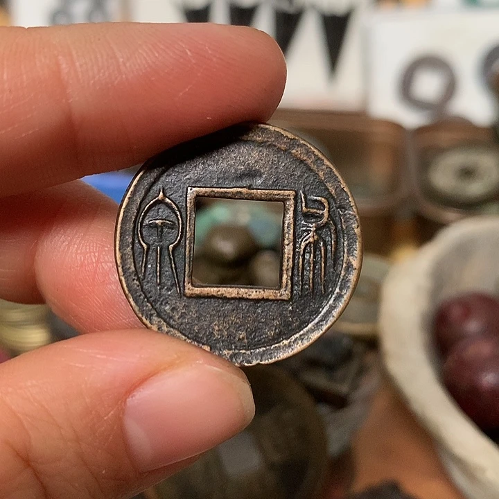 晓***｜铜钥匙扣挂件一个