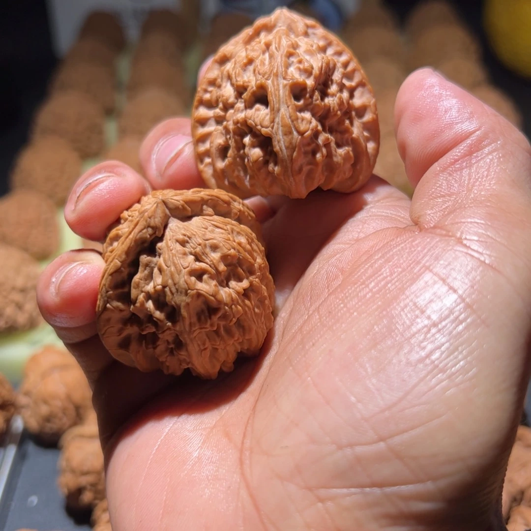 文玩核桃吊坠粗***王42全品三角白