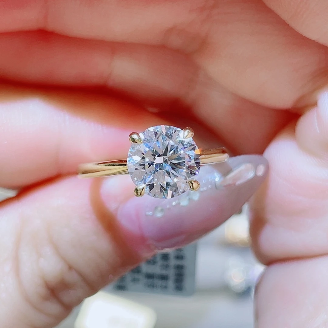 芳***芳18K金镶嵌实验室培育钻石2ct 四爪戒指